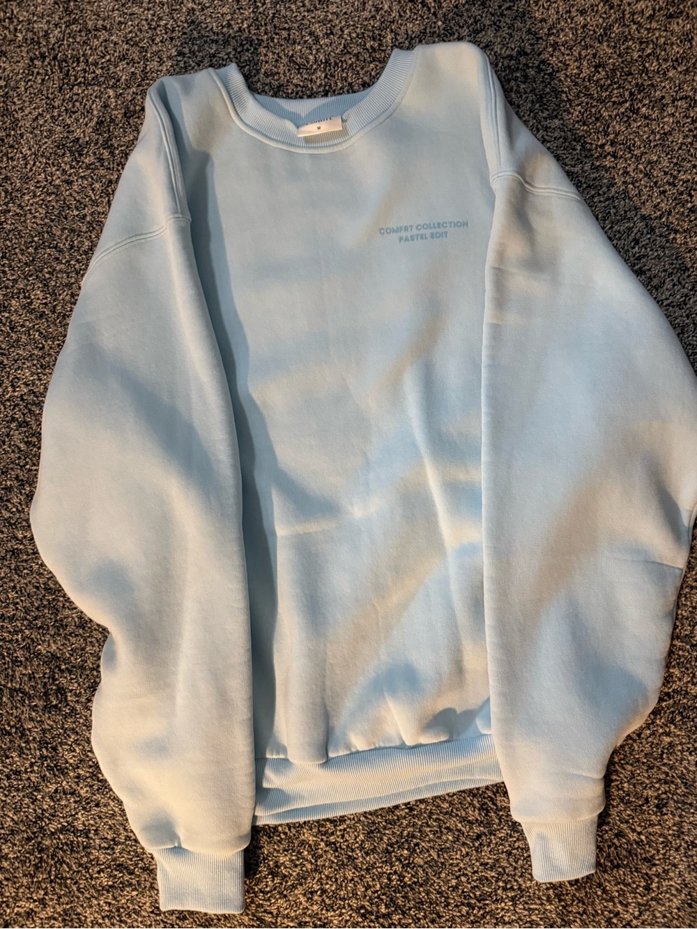 Comfrt Pastel Collection Baby Blue medium Crewneck Sweater